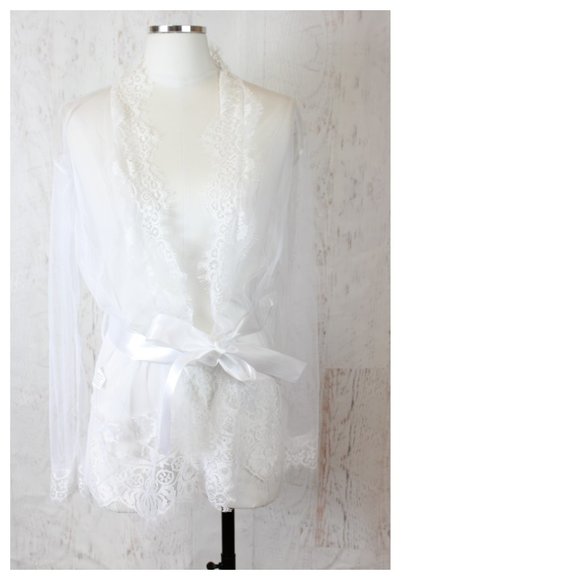 Boutique White Small Lace Sexy Bridal Robe Thong - Picture 3 of 8